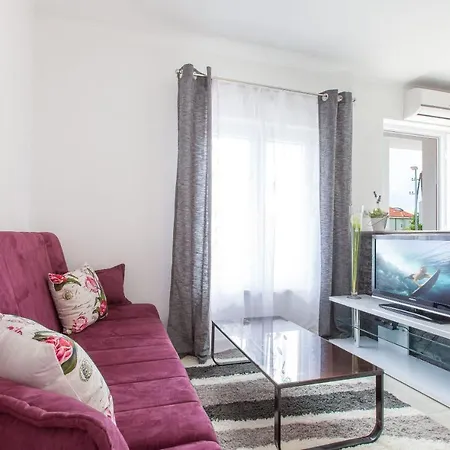 Apartament With A Parking Space Podstrana, Split - 11699 Podstrana